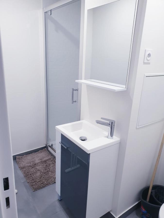 نيس Big Flat Sea Vieuw 95 M2 5 Rooms Near Airport 5 Min Train 3 Min And Tram On Site, Beach 7 Min, 2 Showers And 2 Toilets , Neuf Grand Appartement 95 M2 5 Chambres Proche Aeroport 5 Min Train 3 Min Et Tramway Sur Place, Plage 7 Min 2 Douches Et 2 Wc Vue المظهر الخارجي الصورة