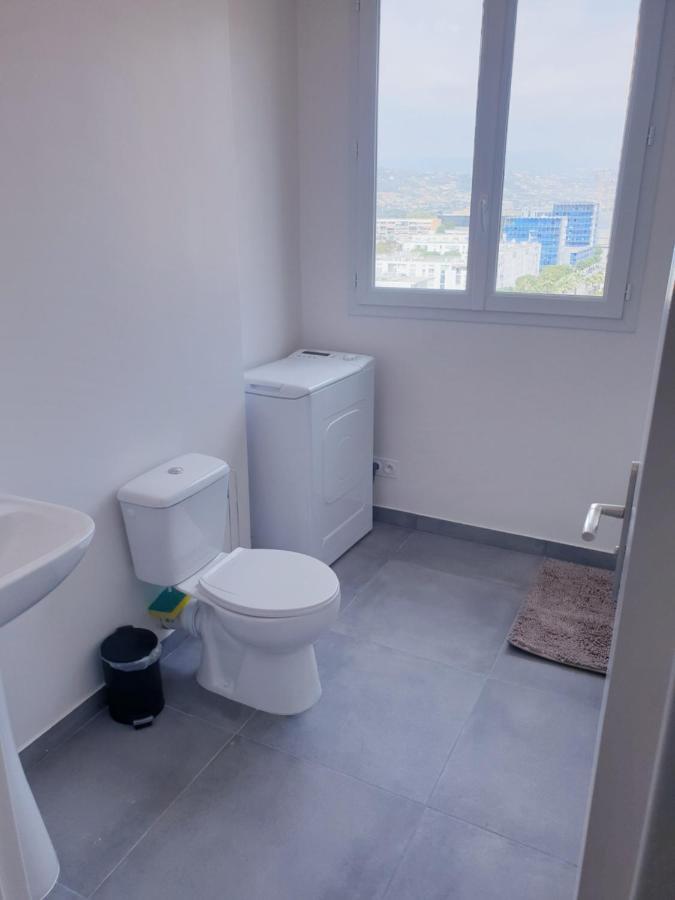 نيس Big Flat Sea Vieuw 95 M2 5 Rooms Near Airport 5 Min Train 3 Min And Tram On Site, Beach 7 Min, 2 Showers And 2 Toilets , Neuf Grand Appartement 95 M2 5 Chambres Proche Aeroport 5 Min Train 3 Min Et Tramway Sur Place, Plage 7 Min 2 Douches Et 2 Wc Vue المظهر الخارجي الصورة